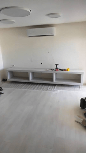 מזנון גבס בשילוב זכוכית חלבית לפני